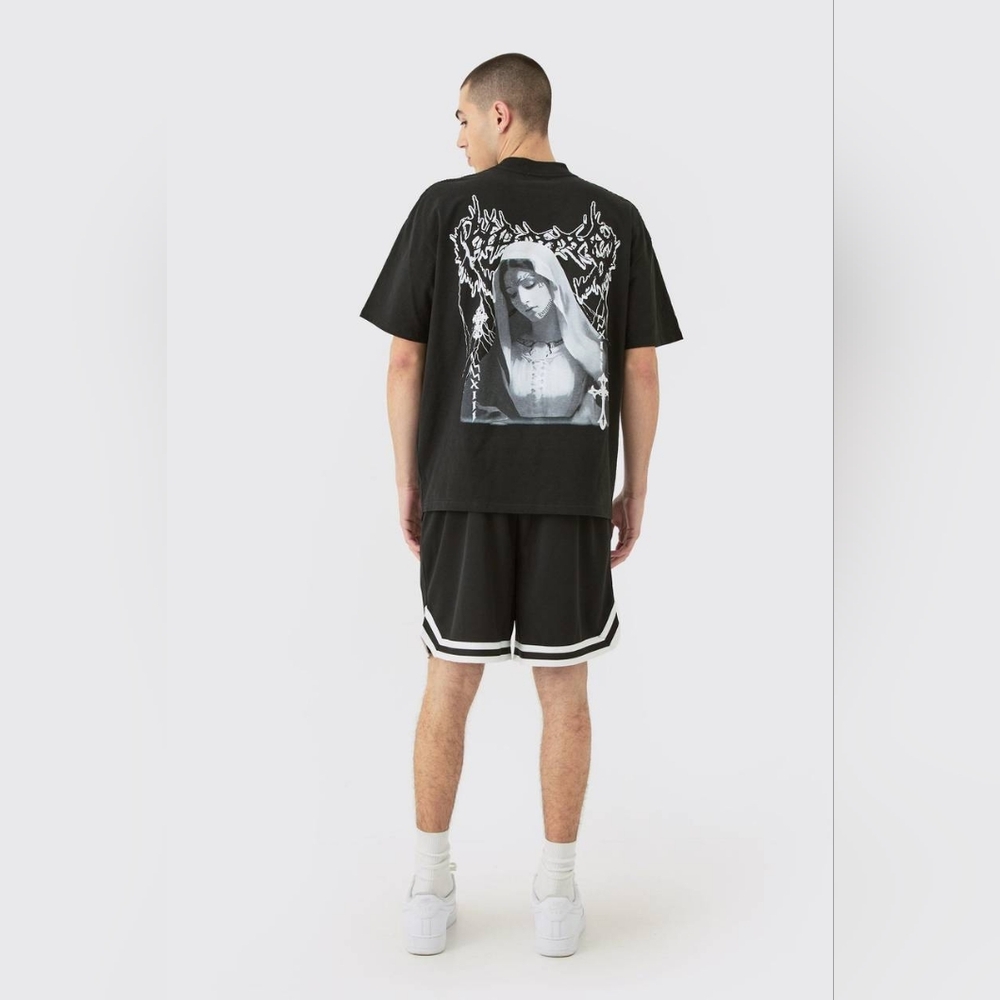 boohooMAN Loose Fit B Applique Mesh Short Length Basketball Short - Picture 3 of 8